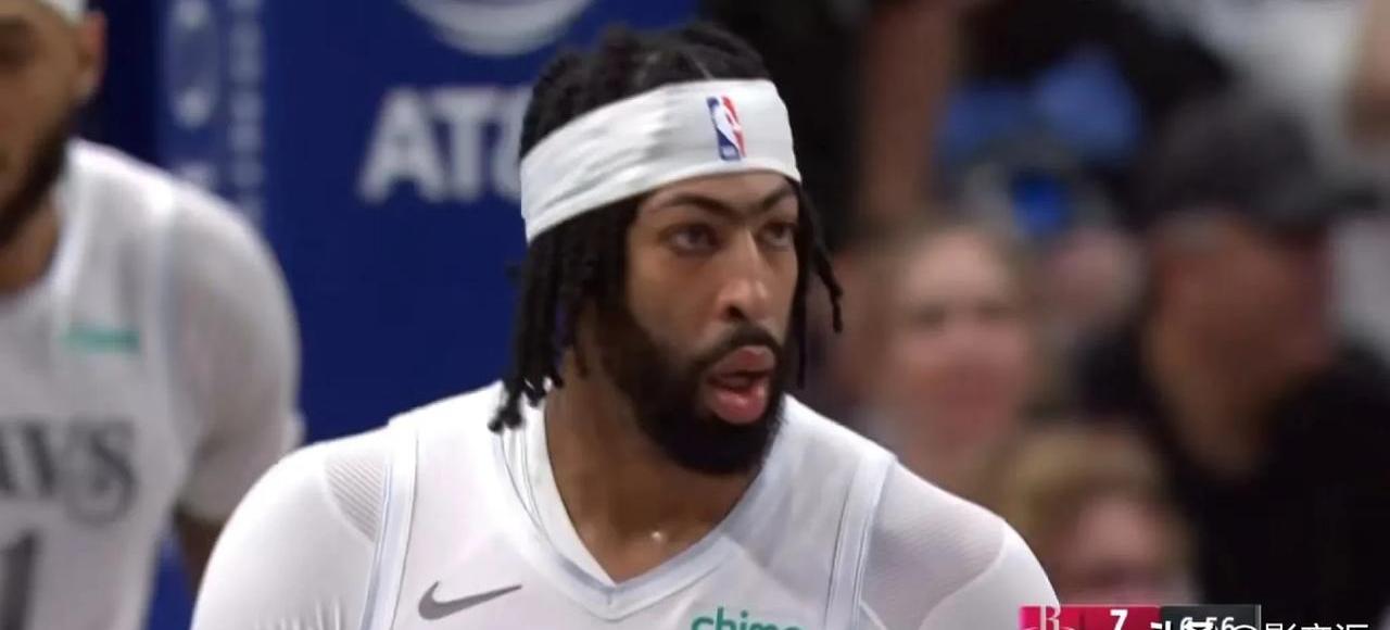 九游app下载-浓眉哥在独行侠比赛中重要助攻，领先优势明显引发热议！全场沸腾不已-九游app下载