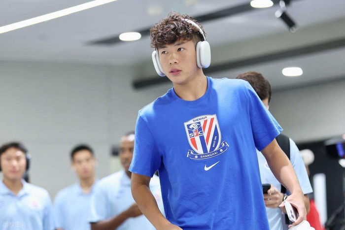 九游中国官网-穆古鲁扎新星持续失利表现突出，IG前途光明！引发球迷热议-九游中国官网