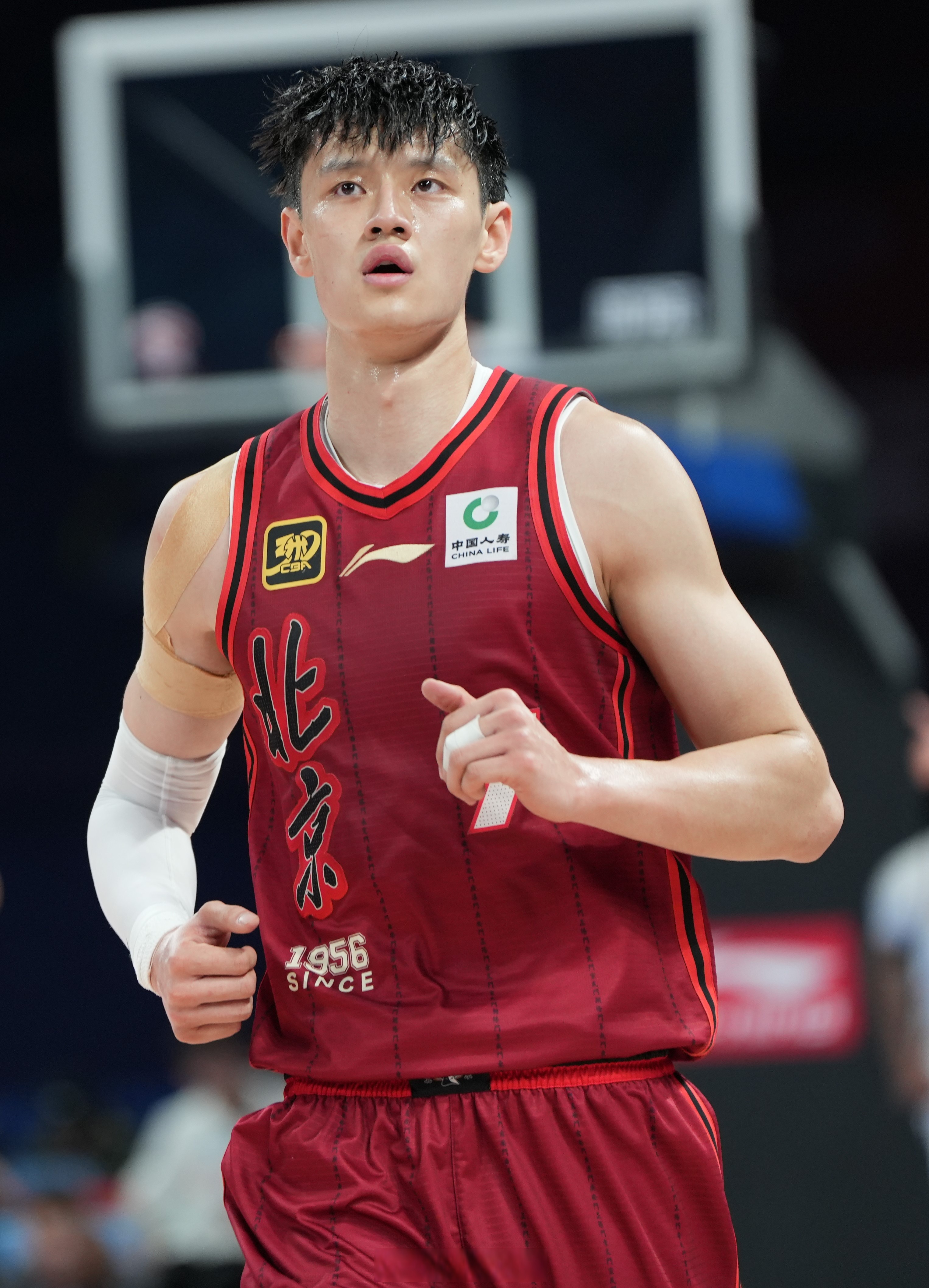 九游app下载-赛后CBA常规赛传出新动向，纽约尼克斯伤情更新，管理层表态——气氛紧张，年轻球员得到机会的简单介绍-九游app下载